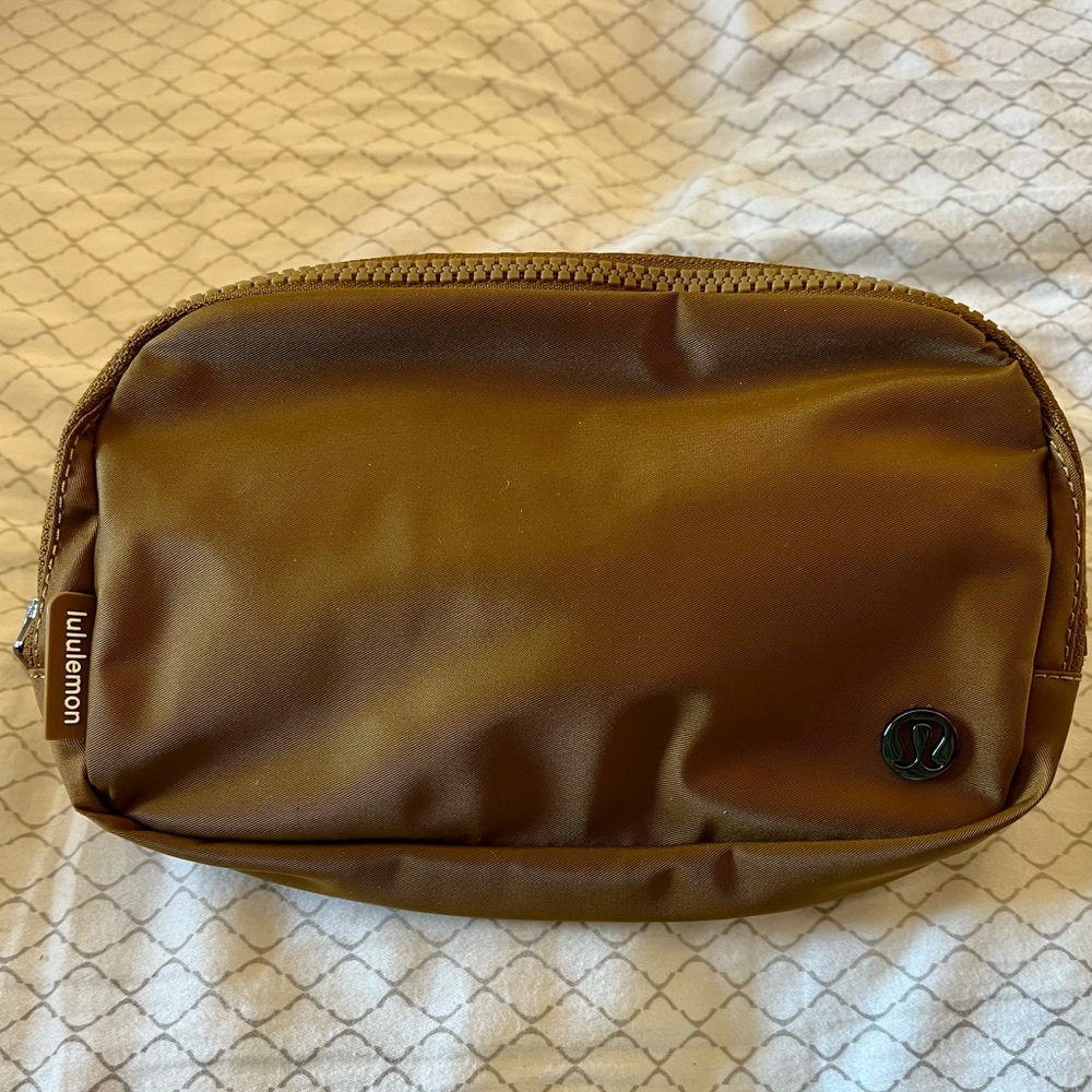 NWT Lululemon everywhere belt bag burnt caramel